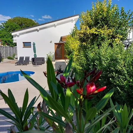 Village Romantic Near Cesky Krumlov (adults Only) Lejlighed *